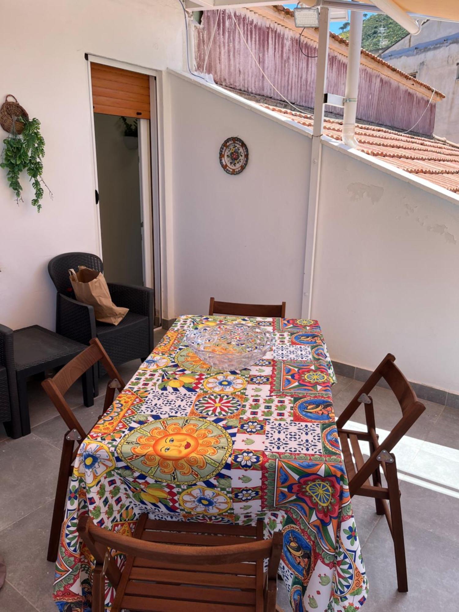 La Casa Di Lalla Чефалу Екстериор снимка